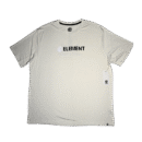 👕 Remera color beige arena de corte estándar para hombre marca Element "The Flex Tee". Pequeño logo del círculo con el árbol y nombre Element en el pecho. Gran logo del árbol con nombre Element en la espalda. Tejido flexible