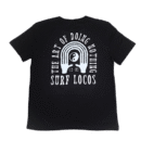 👕 Remera negra de corte estándar para hombre marca MBX. Pequeña estampa "SURF LOCOS" en el pecho y gran estampa de manos, Yin Yang y arcoíris con frase "THE ART OF DOING NOTHING" en la espalda