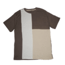 👕 Remera de manga corta para hombre marca Public Supply NYC con diseño de bloques de color asimétricos en tonos taupe, blanco, crema y marrón. Confeccionada en algodón 100%. Cuello redondo simple. Estilo urbano moderno